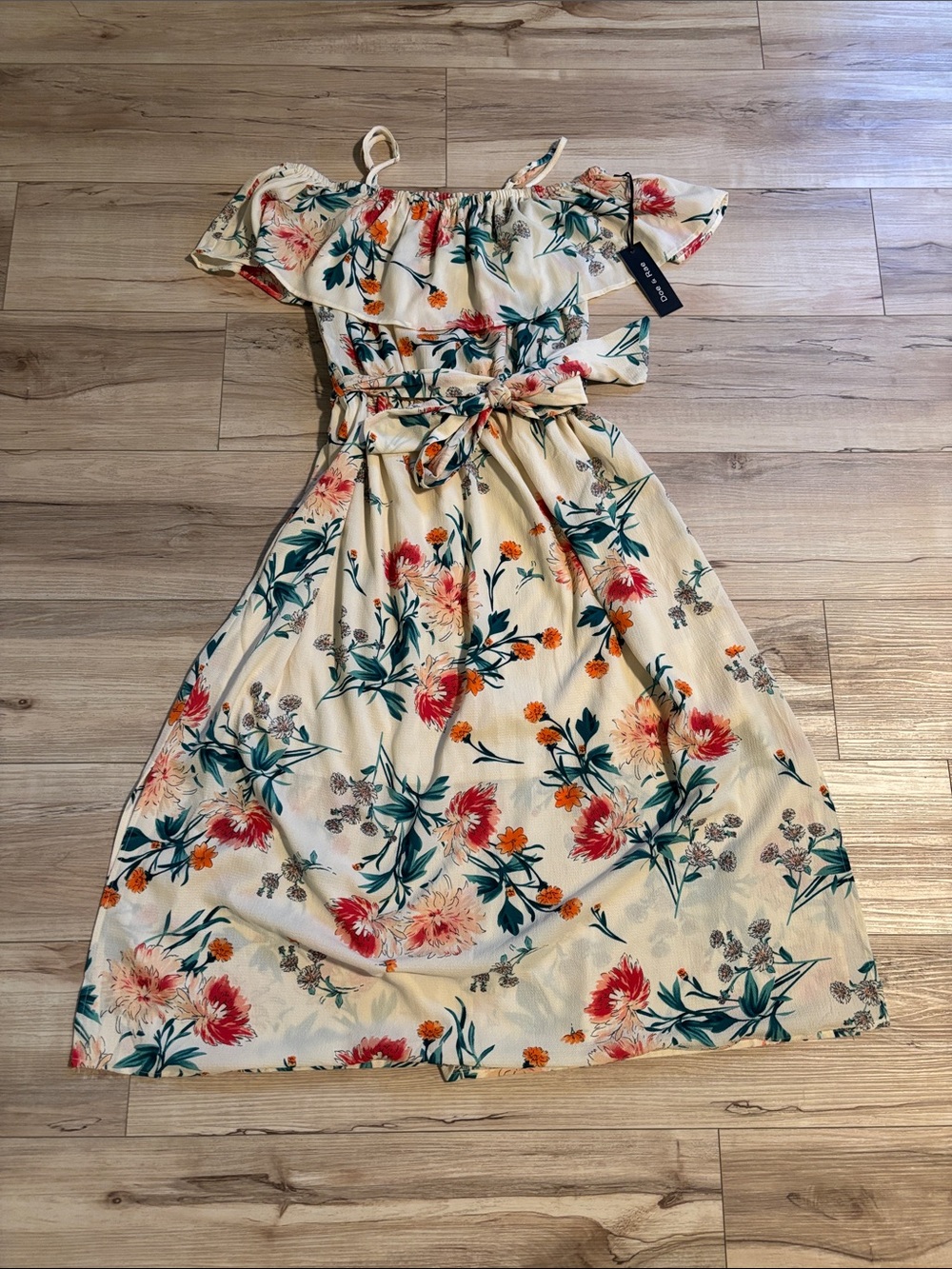 NWT Doe & Rae Off The Shoulder Floral Dress